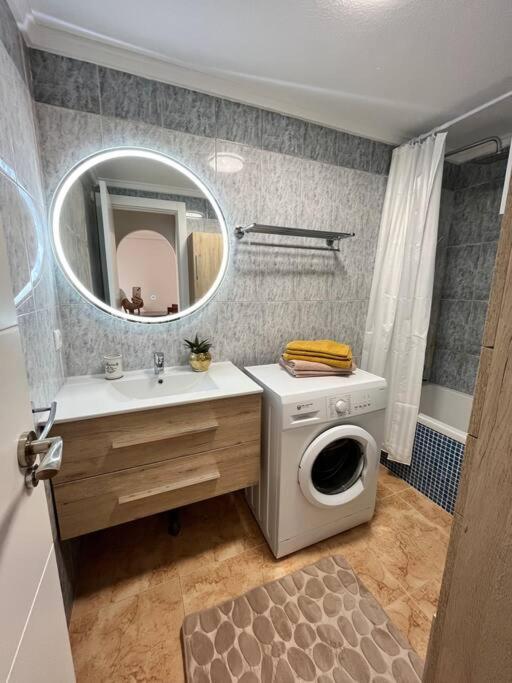 Cozy Apartment 5 Mins To Beach 托雷维耶哈 外观 照片